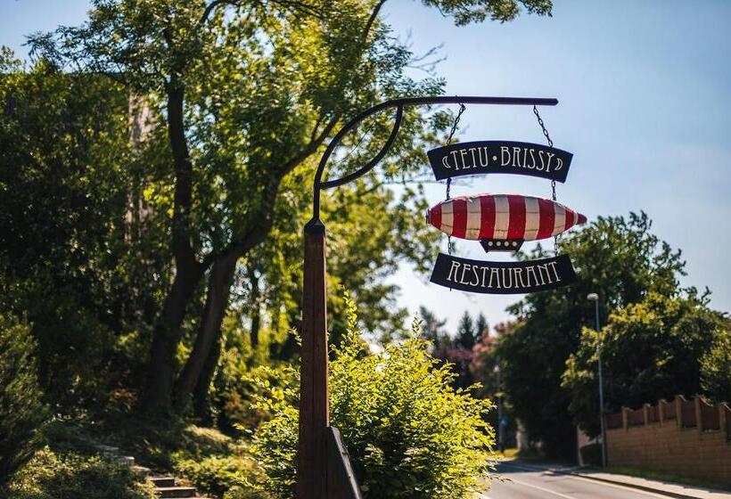 هتل Park Holiday Congress & Wellness