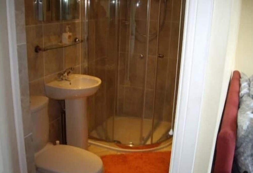 فندق Priory Guest House