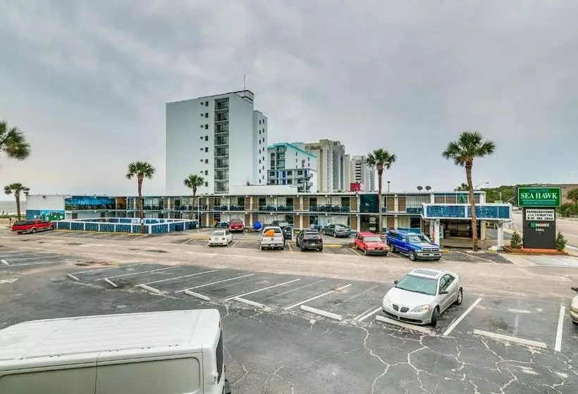 Sea Hawk Oceanfront Motel