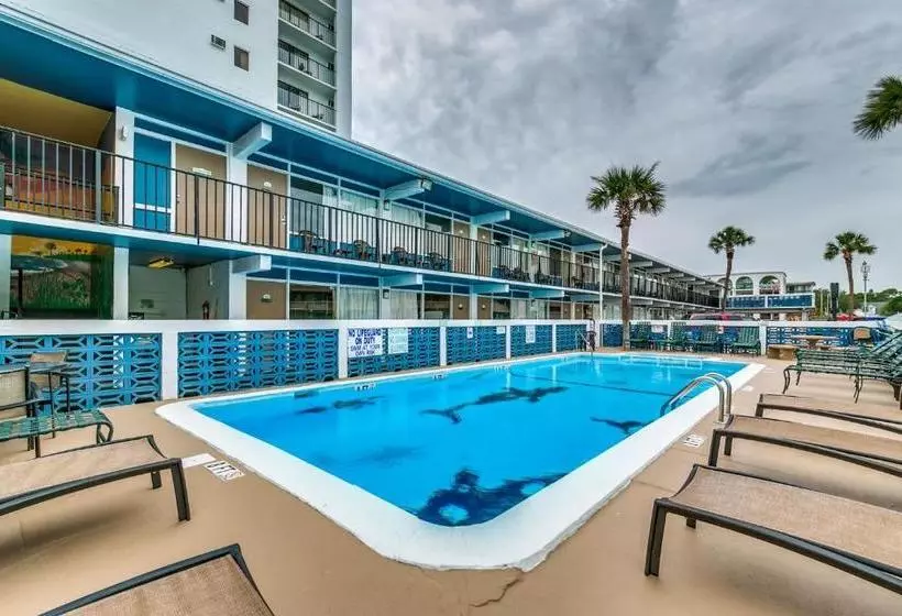 Sea Hawk Oceanfront Motel