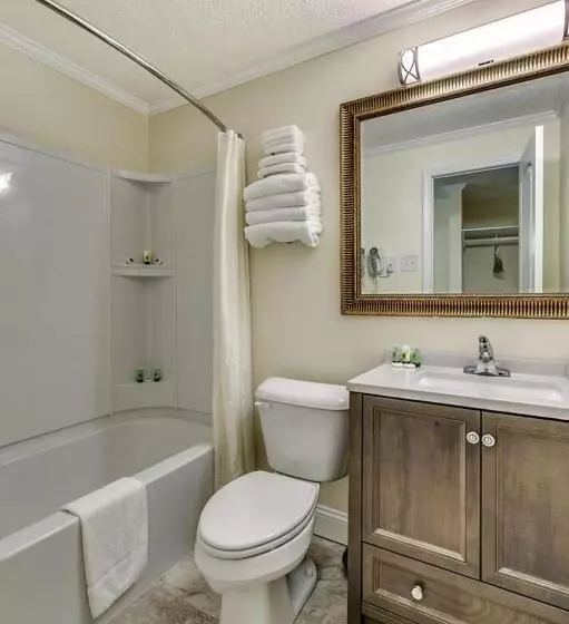 Sea Hawk Oceanfront Motel