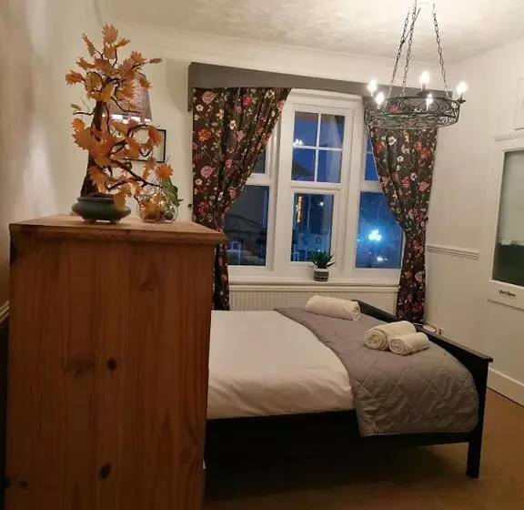 Aamiaismajoitus (B&B) Longcroft Lodge