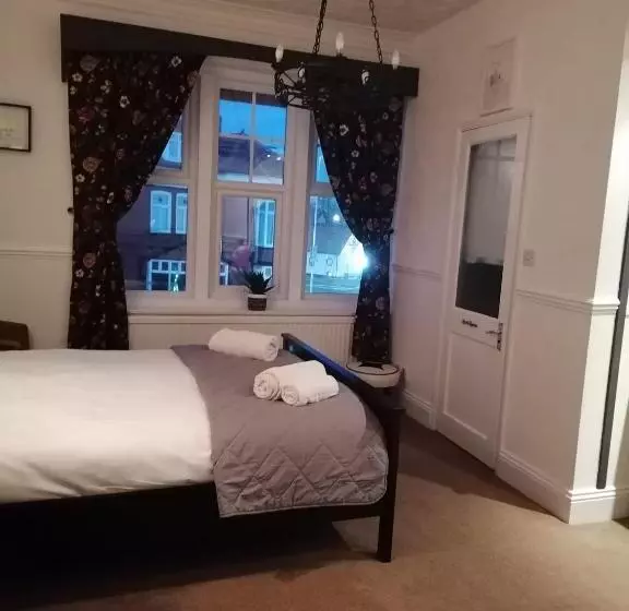 Aamiaismajoitus (B&B) Longcroft Lodge