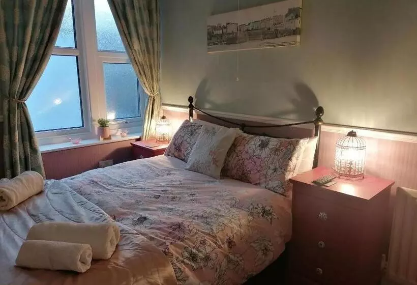 Aamiaismajoitus (B&B) Longcroft Lodge