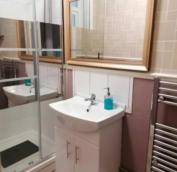 Aamiaismajoitus (B&B) Longcroft Lodge