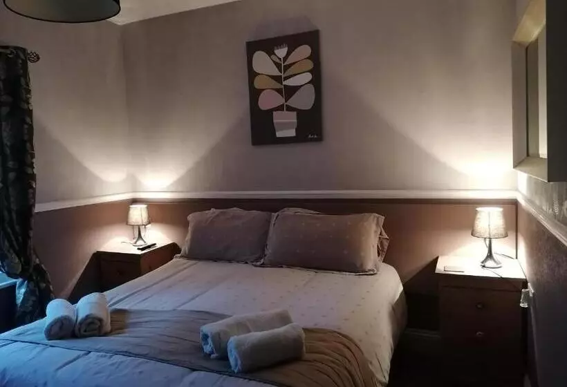 Aamiaismajoitus (B&B) Longcroft Lodge