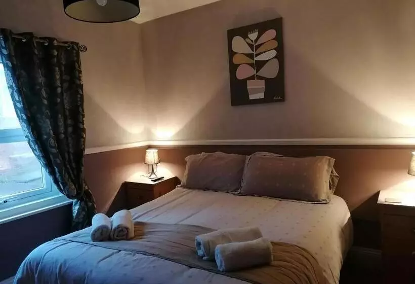 Aamiaismajoitus (B&B) Longcroft Lodge