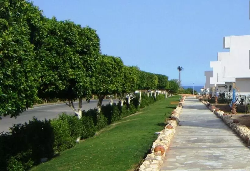 Carlton Deluxe Residences & Apartments