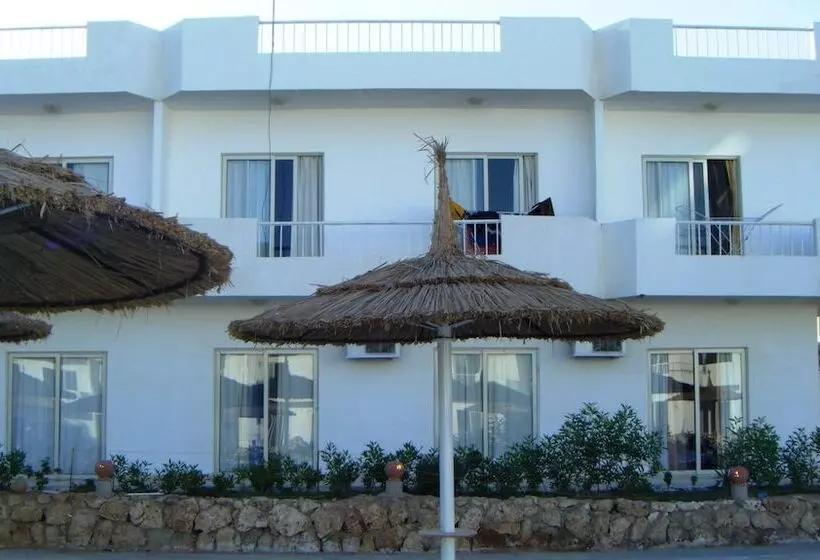 Carlton Deluxe Residences & Apartments