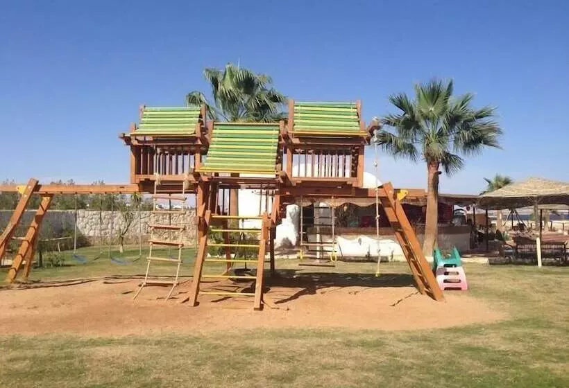 Carlton Deluxe Residences & Apartments