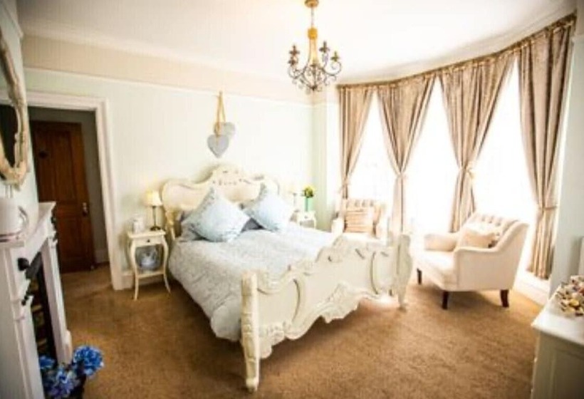 هتل Abbotsleigh Of Whitby