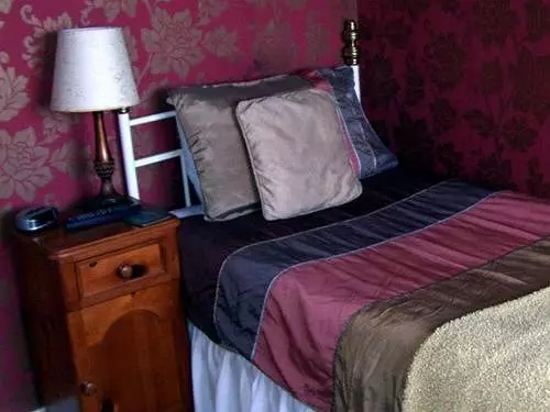 Отель Airedale Guest House
