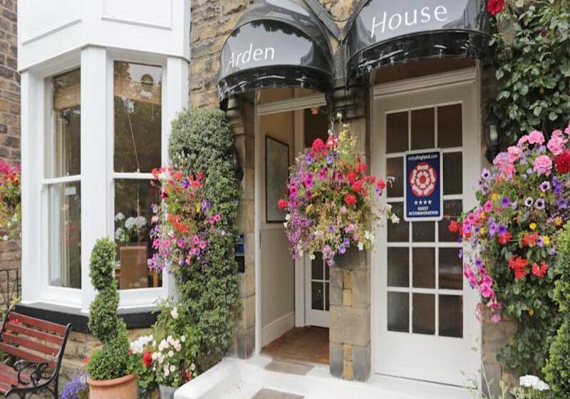 فندق Arden House