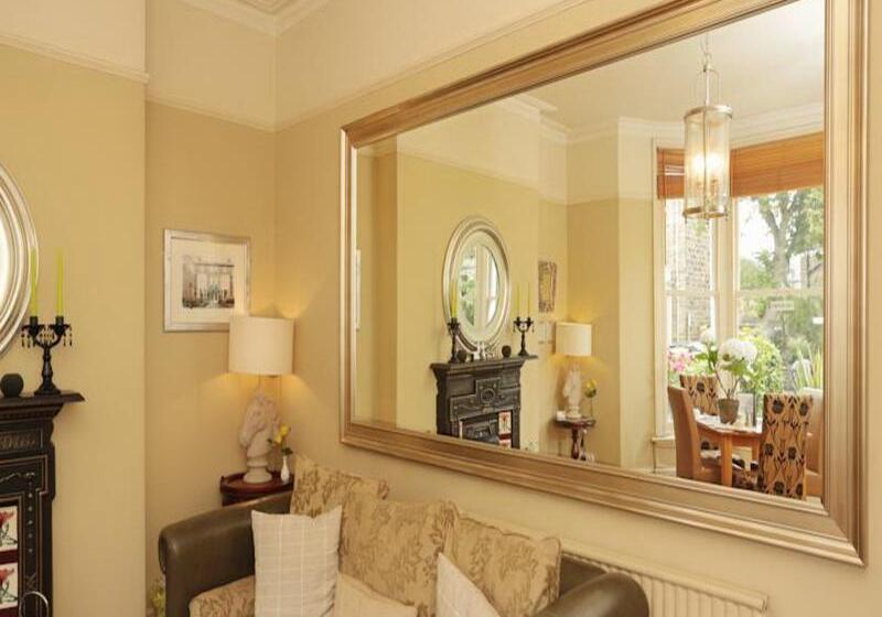 فندق Arden House