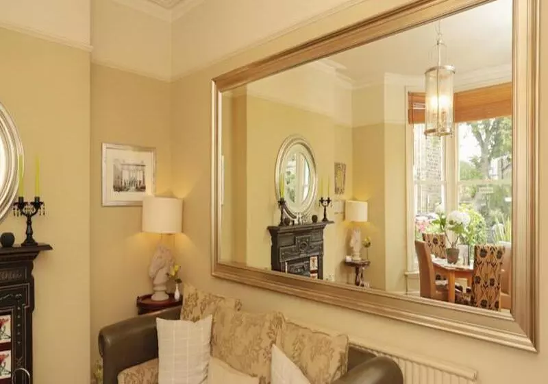 فندق Arden House