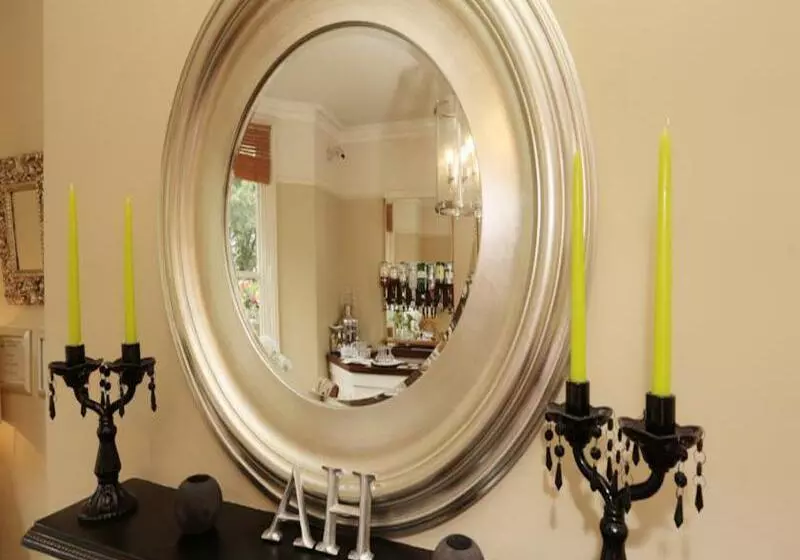 فندق Arden House