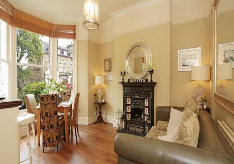 فندق Arden House