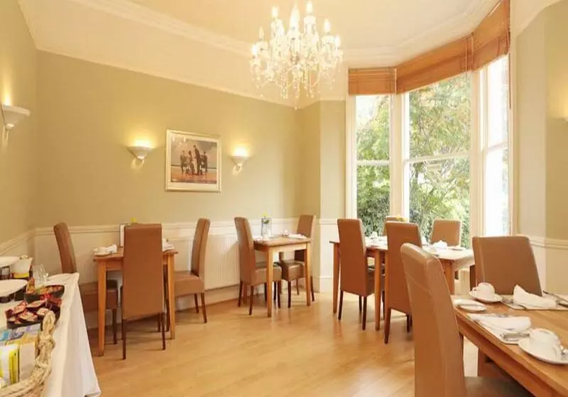 فندق Arden House