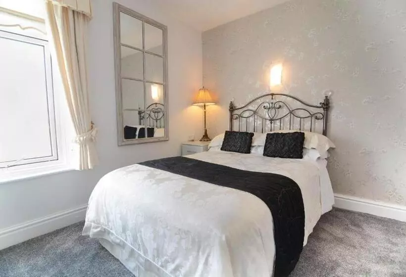 בית מלון כפרי Clifton Villa Southport