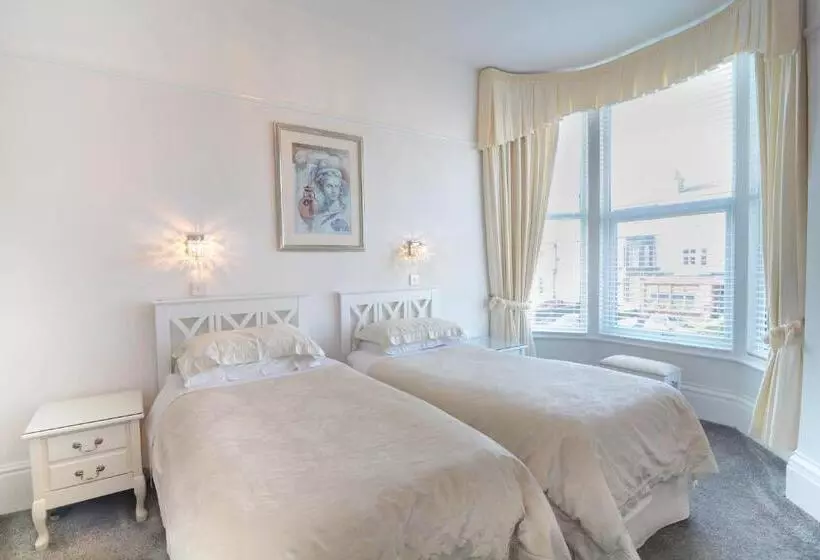 בית מלון כפרי Clifton Villa Southport