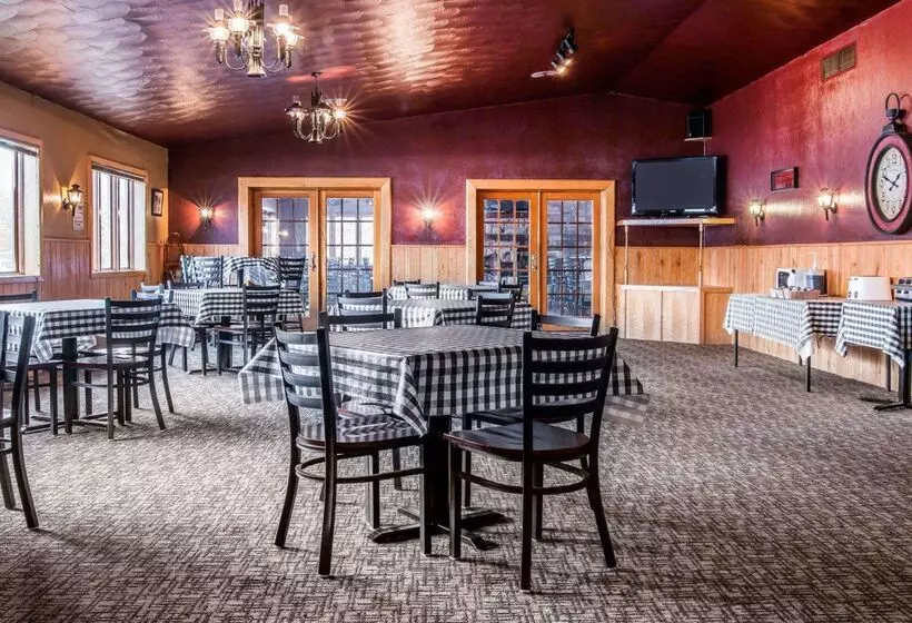 ホテル Quality Inn & Suites Munising