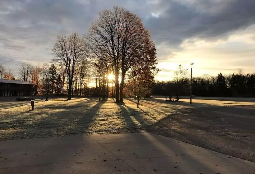 ホテル Quality Inn & Suites Munising