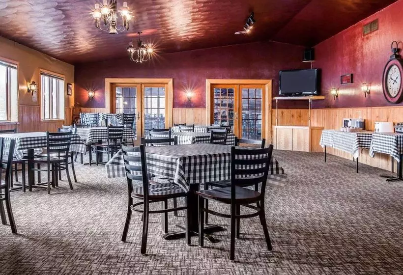 ホテル Quality Inn & Suites Munising