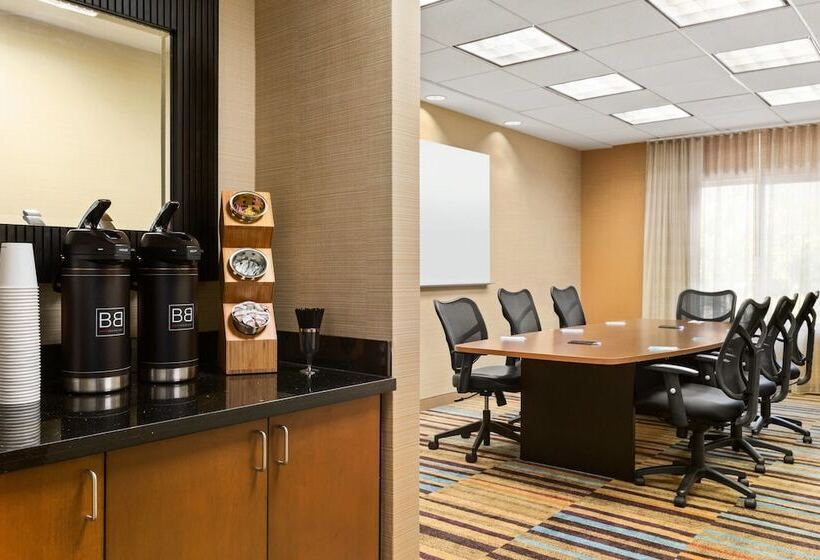 Otel Fairfield Inn & Suites By Marriott Weirton