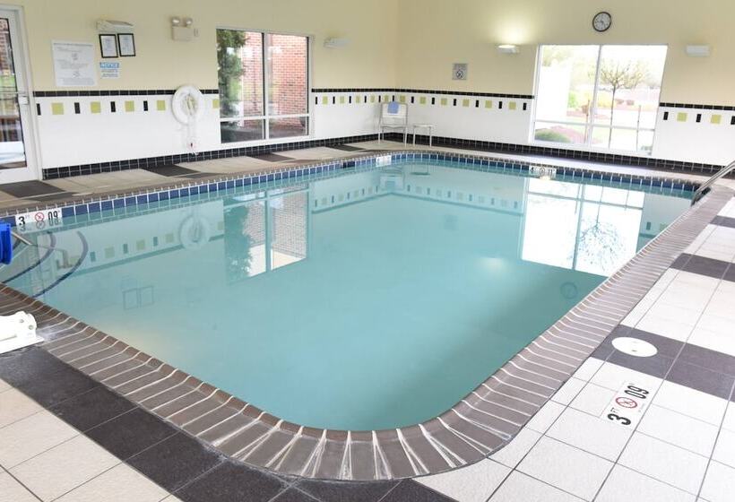 Otel Fairfield Inn & Suites By Marriott Weirton