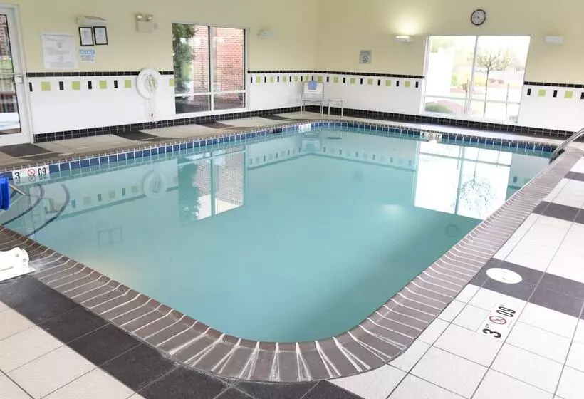 酒店 Fairfield Inn & Suites By Marriott Weirton