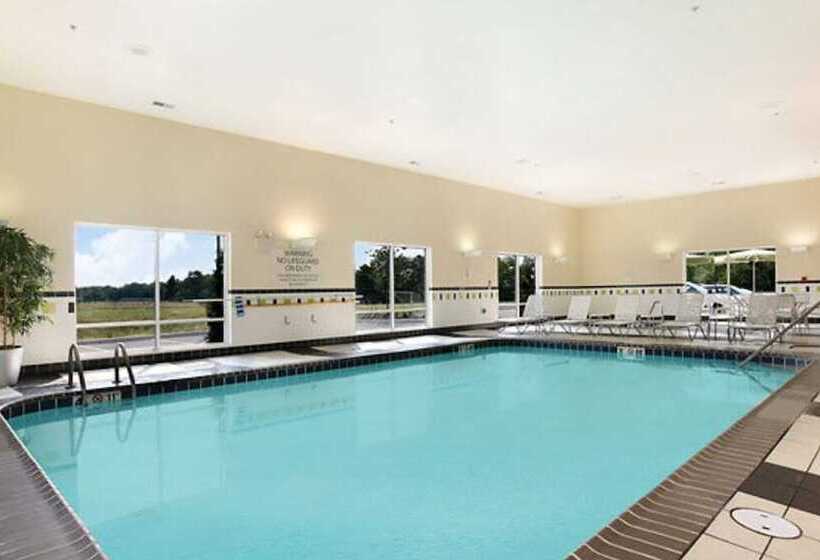 Otel Fairfield Inn & Suites By Marriott Weirton