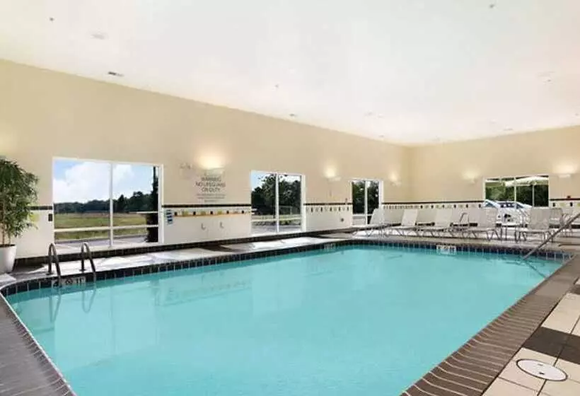 酒店 Fairfield Inn & Suites By Marriott Weirton