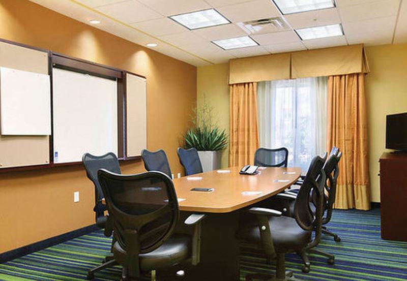 Otel Fairfield Inn & Suites By Marriott Weirton