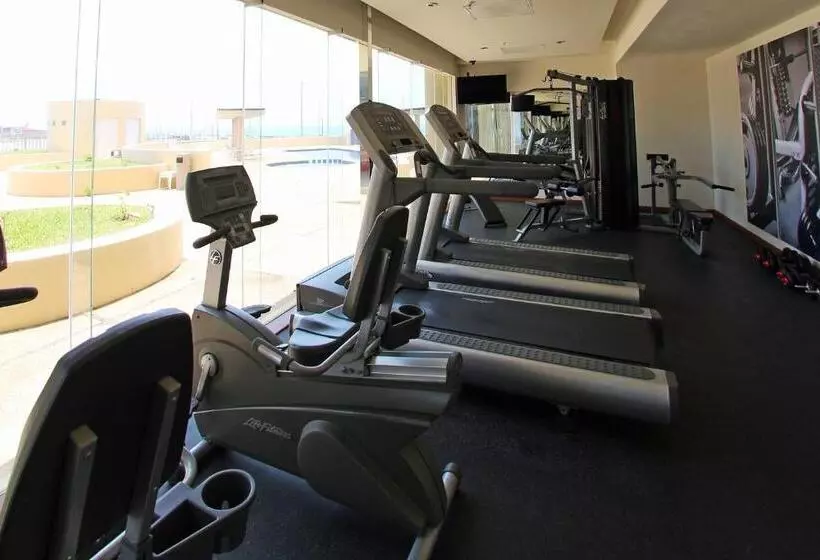 酒店 Fiesta Inn Coatzacoalcos