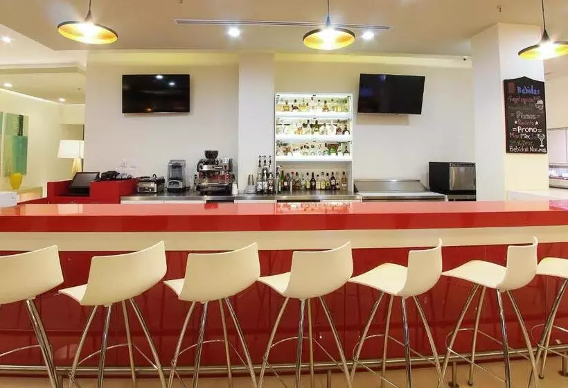 酒店 Fiesta Inn Coatzacoalcos