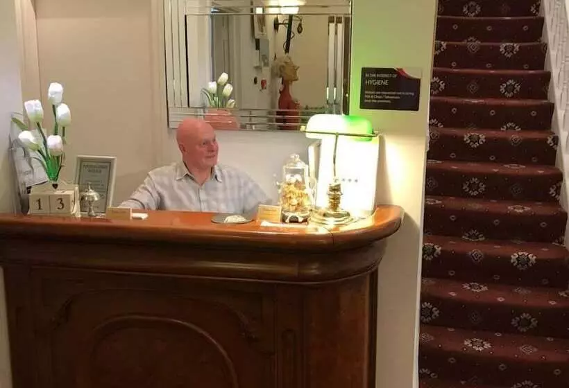 בית מלון כפרי Pelham Lodge