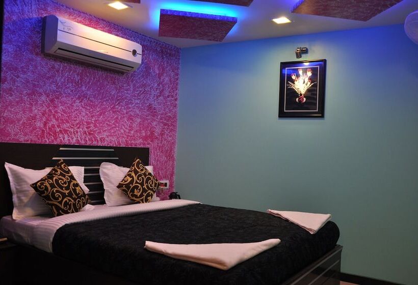 Отель Planet Plaza