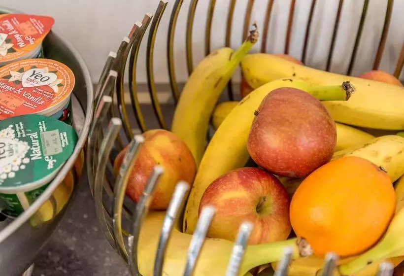 ホテル Queens Drive At Finsbury Park