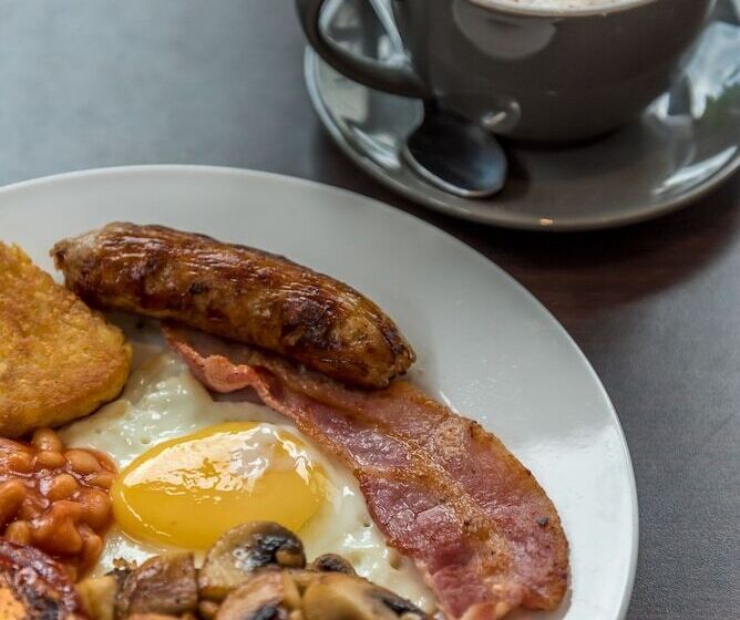 בית מלון כפרי Queens Drive At Finsbury Park