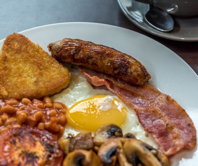 בית מלון כפרי Queens Drive At Finsbury Park