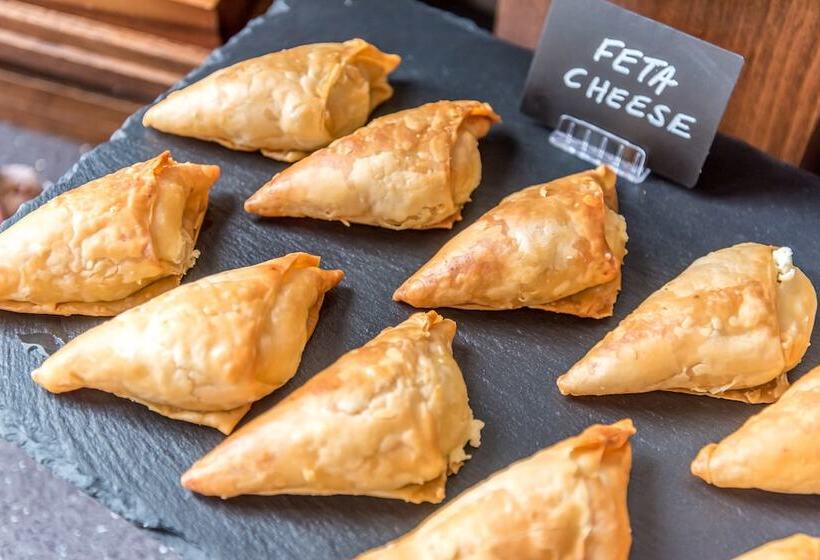 בית מלון כפרי Queens Drive At Finsbury Park