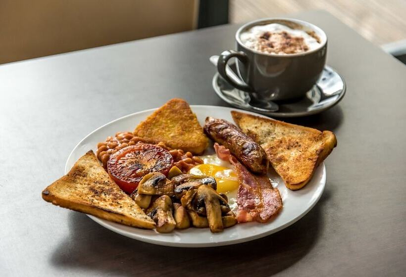 בית מלון כפרי Queens Drive At Finsbury Park