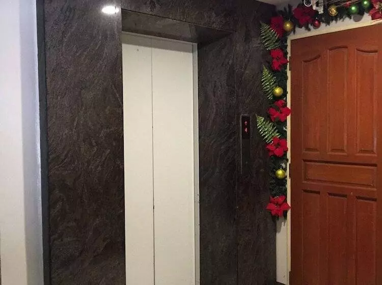 ホテル Robbinsdale Residences