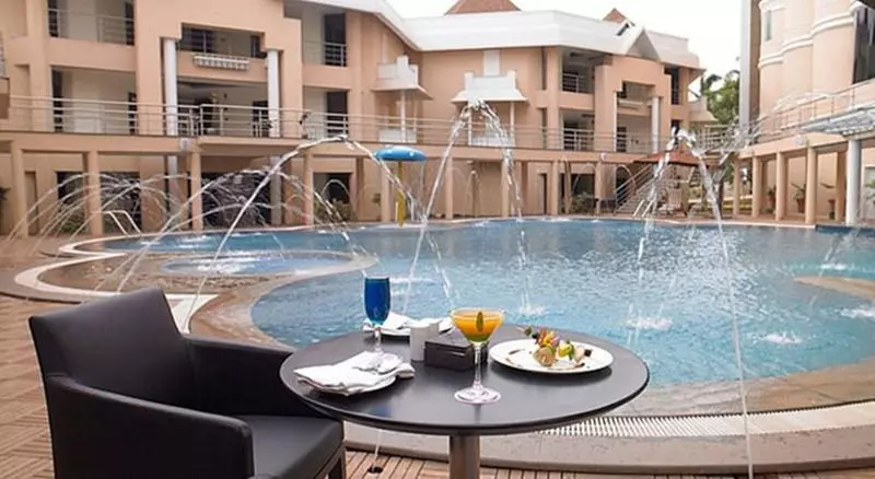 ホテル Royal Orchid Central Kireeti Hampi Hospet