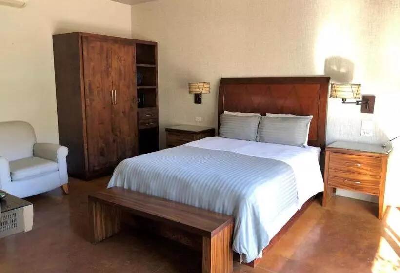 בית מלון כפרי San Angel Suites