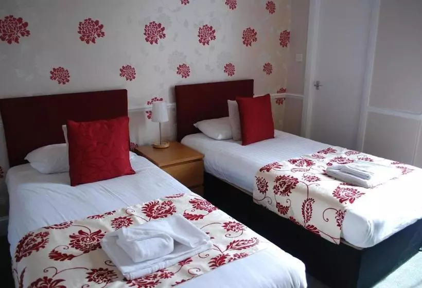 בית מלון כפרי The Ardyne Guest House