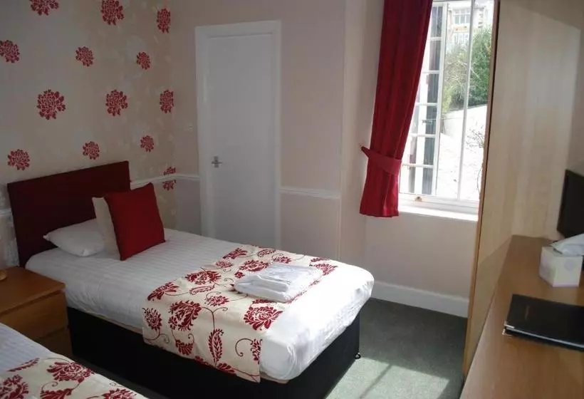 בית מלון כפרי The Ardyne Guest House