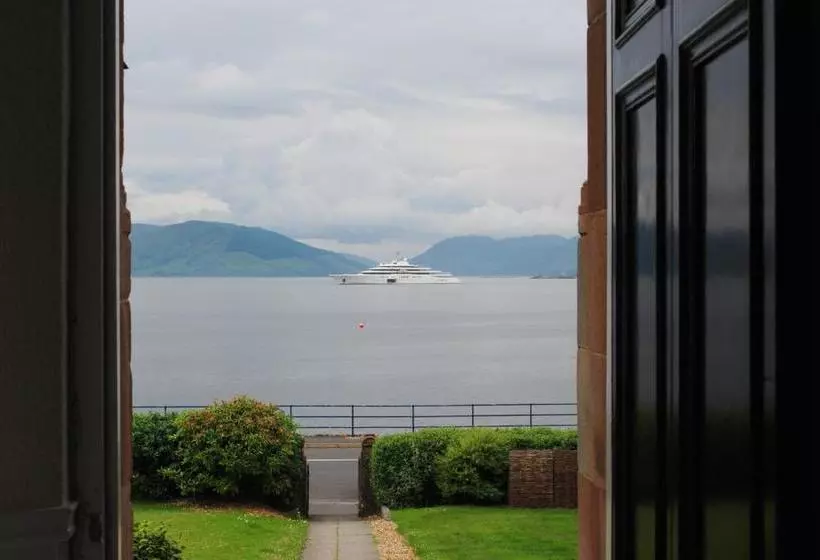 בית מלון כפרי The Ardyne Guest House