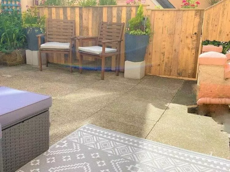 Отель The Briars