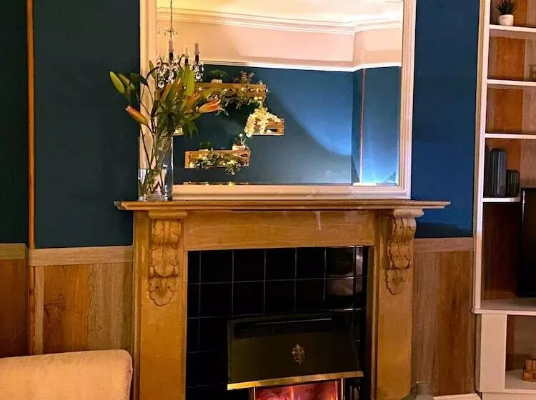 Отель The Briars